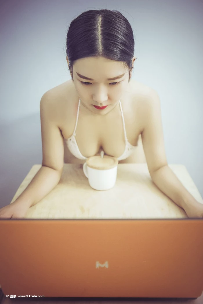 冷艳少女肤如凝脂撩衣揉胸太致命 [51P][スナップ 写真 ポーズ]